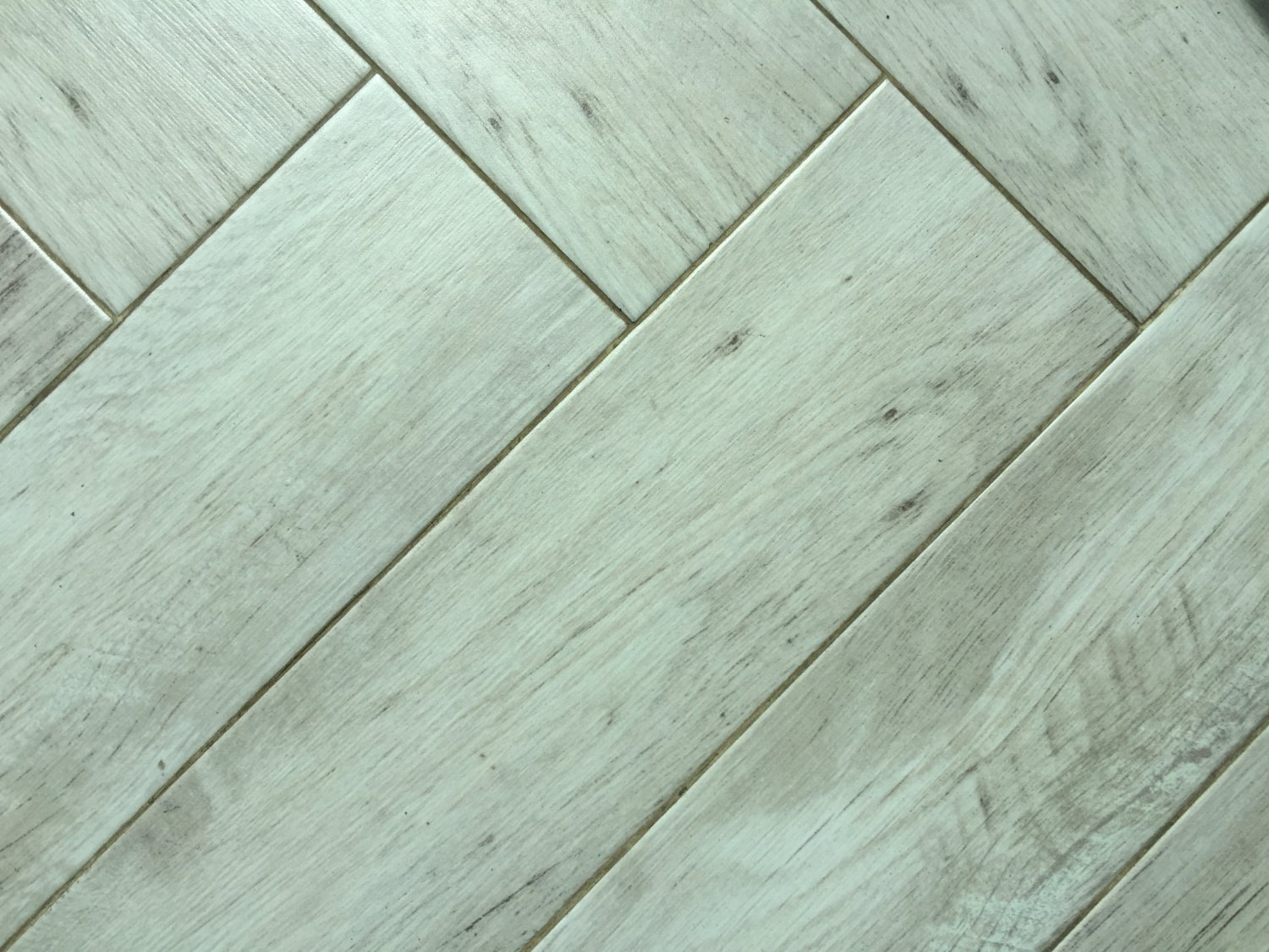 Czy każde panele można ułożyć w jodełkę?