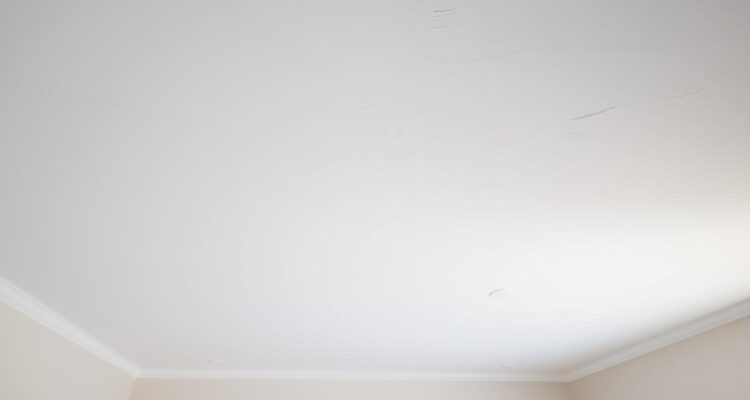 Ile kosztuje szpachlowanie sufitu