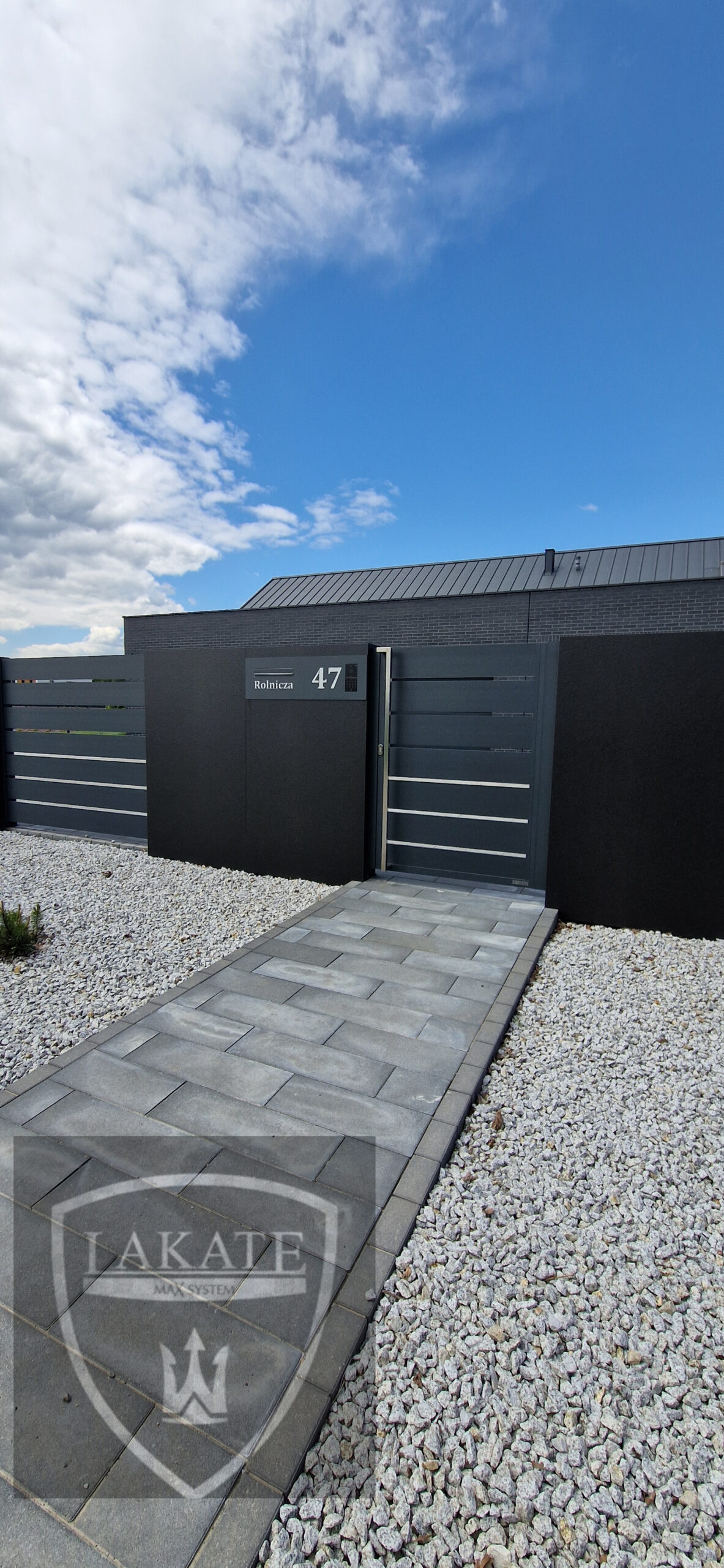 Lakate spieki kwarcowe- elegancja i trwałość w orodzeniach, pergolach i elewacjach