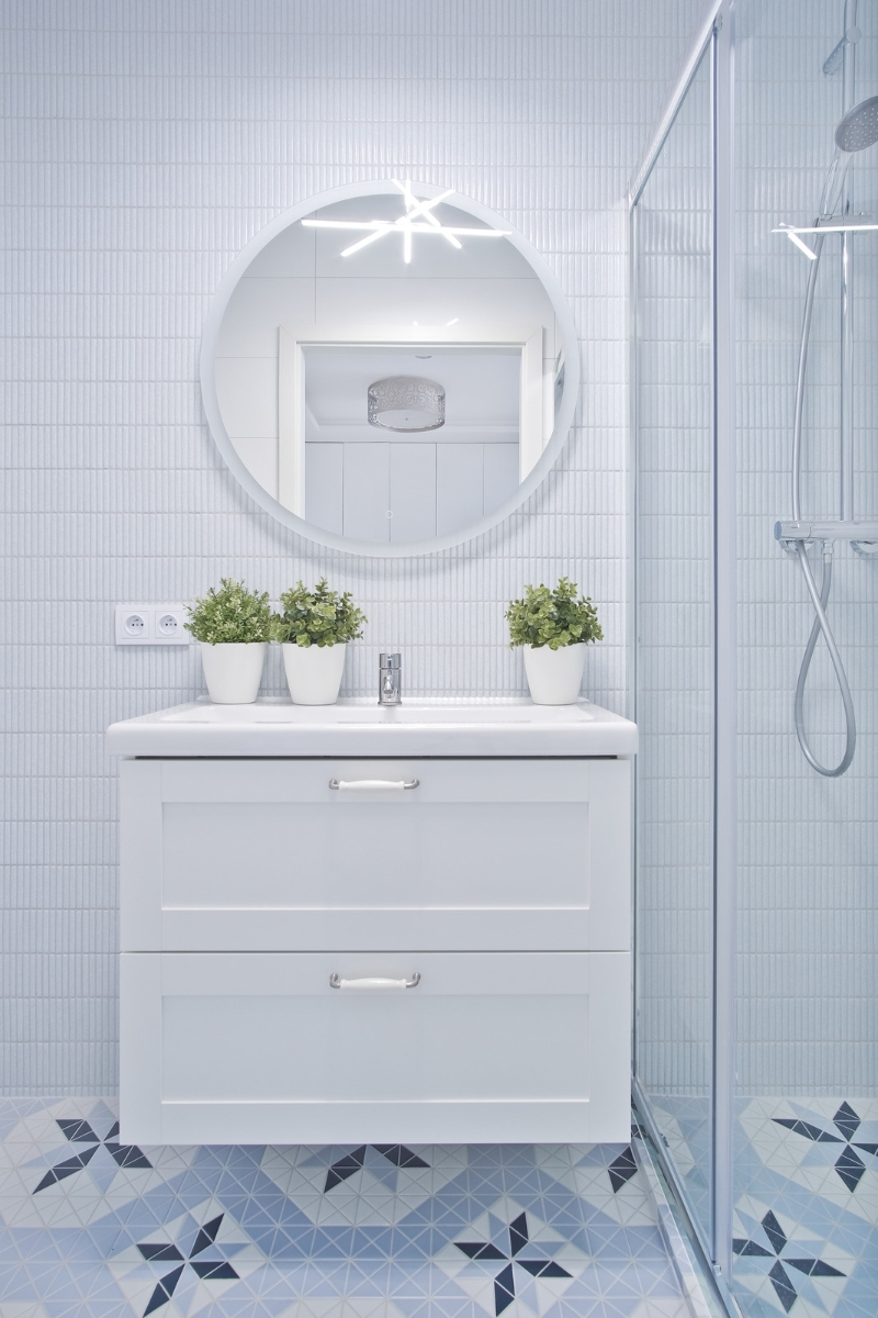 Powrót kwadratów – dlaczego geometryczne płytki z lat 60. znów są modne?